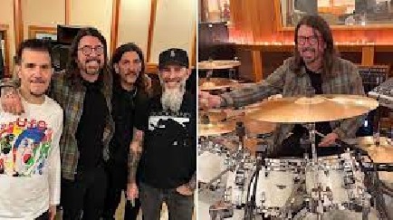 Anthrax с опити за колаборация с Dave Grohl. Вижте Grohl седнал зад ударния сет на Charlie Benante...