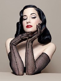 Dita von Teese скача от бурлеската в музиката Dita von Teese скача от бурлеската в музиката