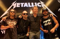 Metallica с 2 нови-стари парчета...