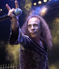 Wendy Dio ще продуцира албум за незабравимия Ronnie James Wendy Dio ще продуцира албум за незабравимия Ronnie James