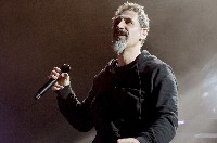 Serj Tankian: с позитивен тест за COVID-19 Serj Tankian: с позитивен тест за COVID-19
