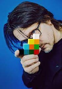 Steven Wilson: прави Коледен сингъл след предизвикателство Steven Wilson: прави Коледен сингъл след предизвикателство