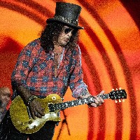 Slash: Guns N Roses опитват да правят нов алум Slash: Guns N Roses опитват да правят нов алум