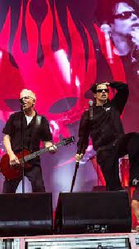 The Offspring: гледайте изпълнението им с Yungblud The Offspring: гледайте изпълнението им с Yungblud