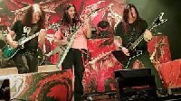 Testament: 11 годишно момиче заби с тях на сцената Testament: 11 годишно момиче заби с тях на сцената