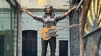 Rory Gallagher: откриха статуя на легендарния ирландец