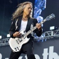 Kirk Hammett: негови китари бяха продадени на търг за сериозни суми Kirk Hammett: негови китари бяха продадени на търг за сериозни суми