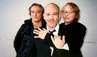 R.E.M. приключват завинаги в ...`синьо` [Blue]