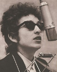 Ретроспектър: Bob Dylan & камънаците пеят за търкалящи се камъни...