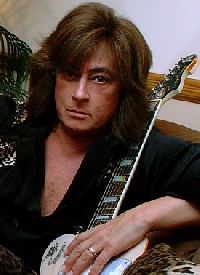 Joe Lynn Turner: забива на откриването на JOY Station