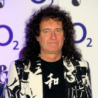 Легендарните Queen пускат забравено парче...