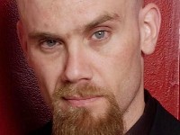 Nick Oliveri ще забие заедно с Queens of the Stone Age Nick Oliveri ще забие заедно с Queens of the Stone Age
