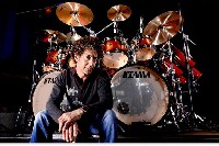 Simon Phillips (ex-Toto) с концерт в София