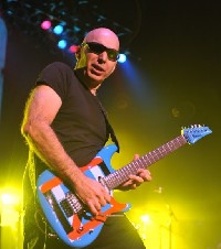 Joe Satriani: ще подкрепи Z-Rock...